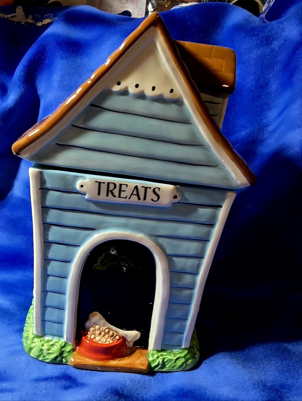 DOG TREAT JAR OR COOKIE JAR